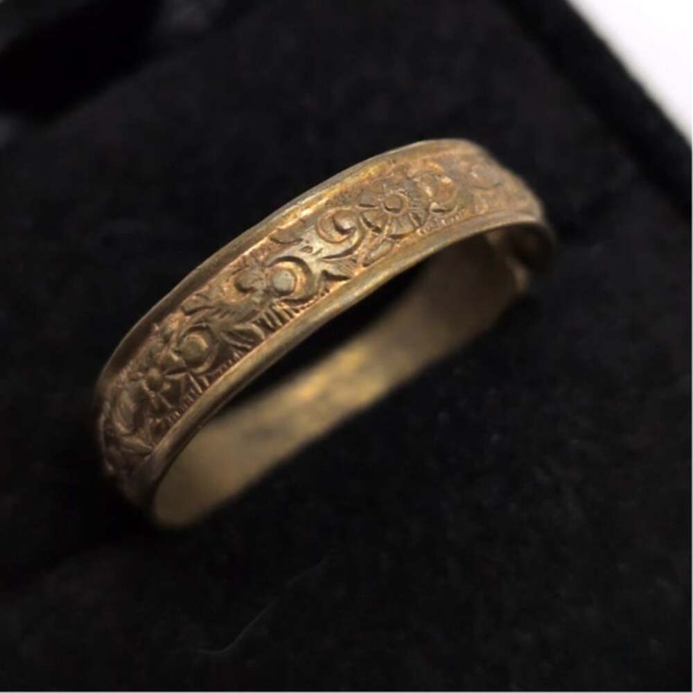 Vintage Gold Tone Minimalist Embossed Floral Scroll Band Adjustable Ring 4.7mm